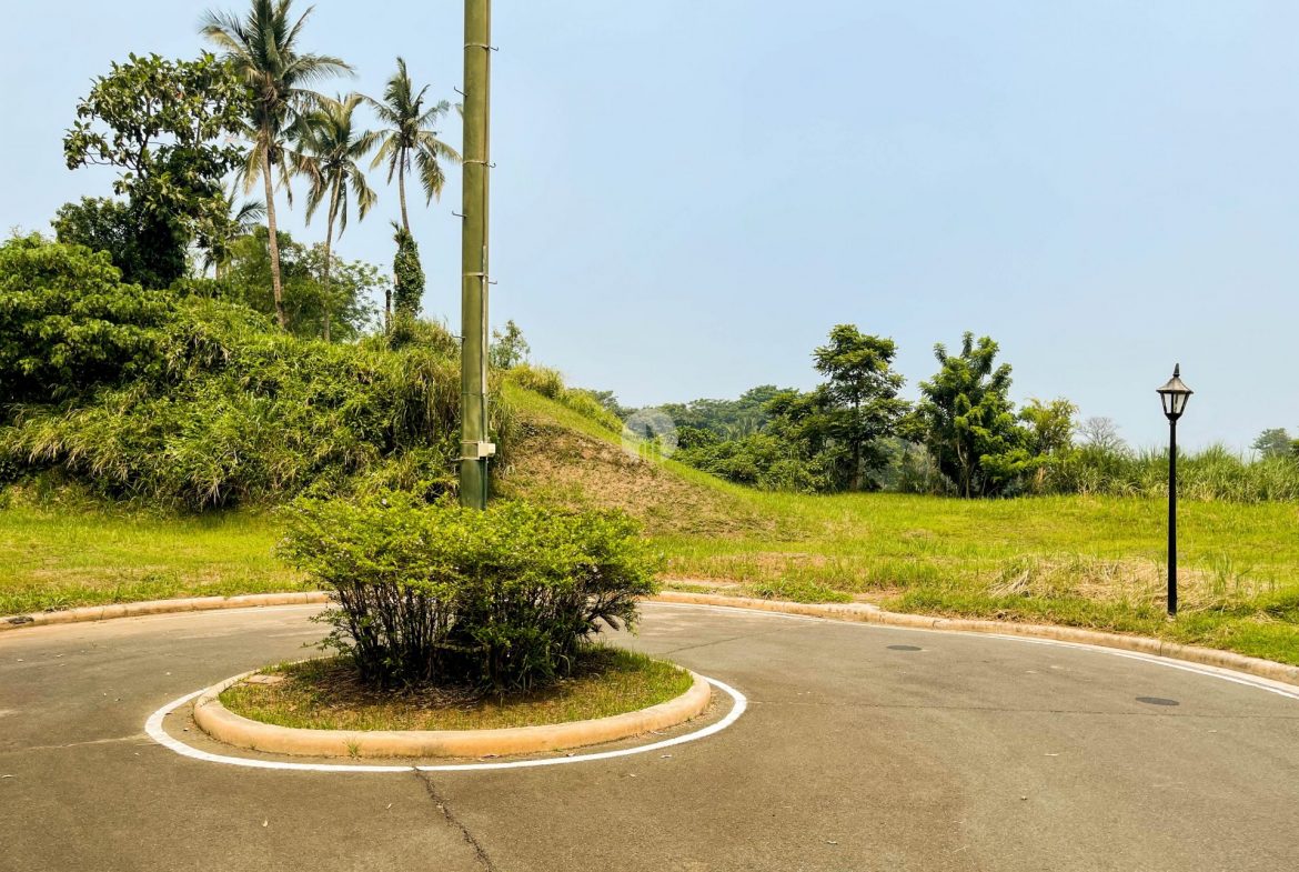 Lot in Pueblo Real Tagaytay by Golden Sphere Realty