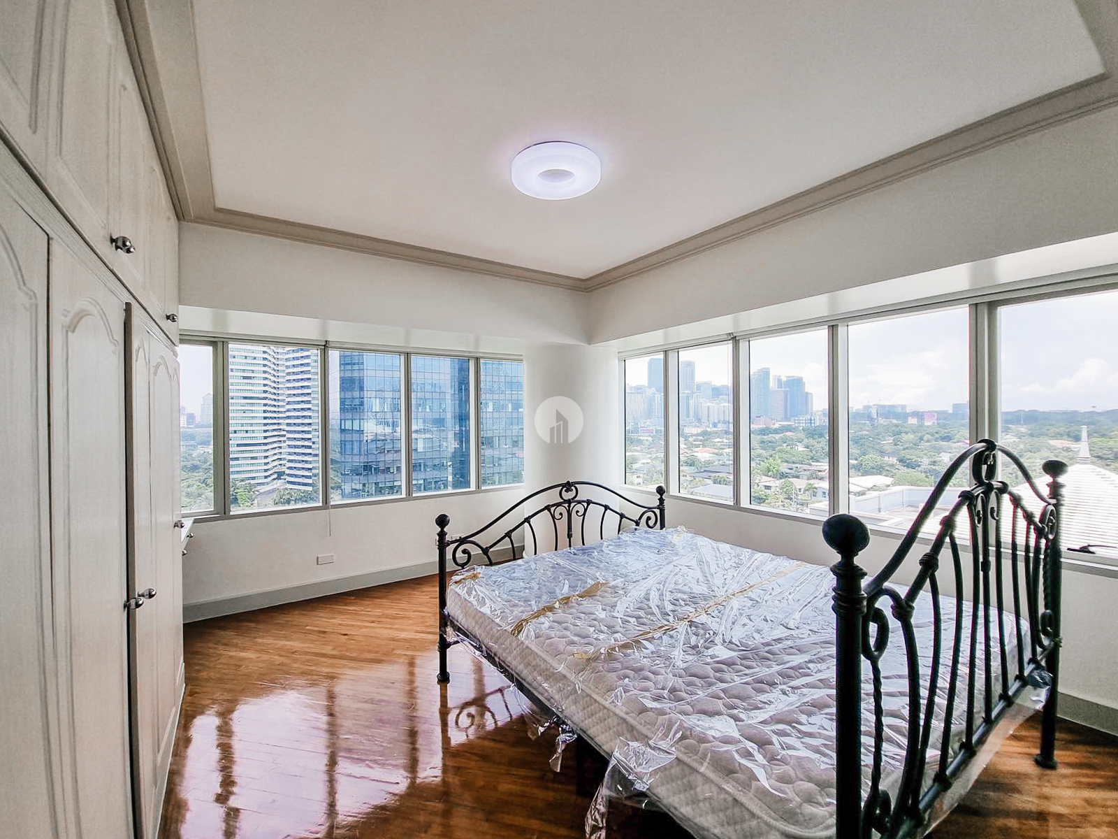 197sqm Condo Unit in Hidalgo Place Rockwell Makati for Lease - Golden Sphere Realty